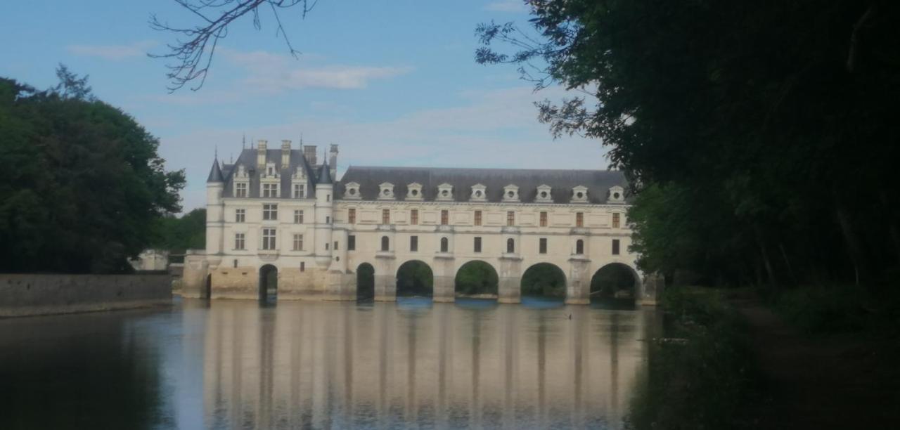 Les Chambres Du Faubourg มองตริชาด์ ภายนอก รูปภาพ